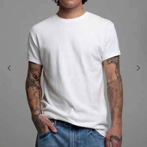 Elwood White Short cap Sleeve Tee in vintage white Large